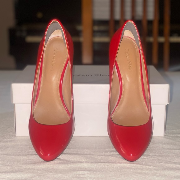 Calvin Klein Lipstick Red Heels - Picture 3 of 5